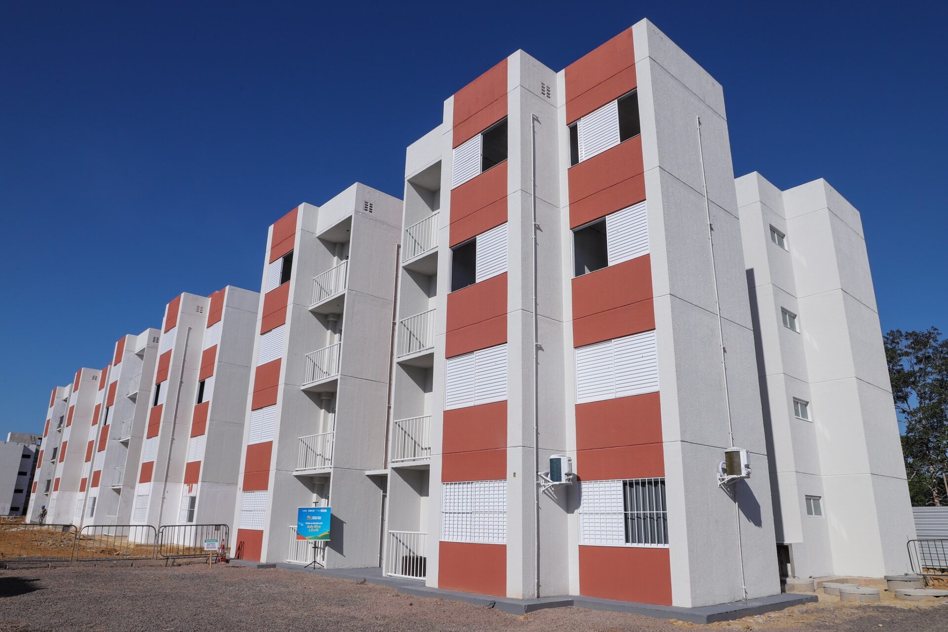 Not&iacute;cias Imobili&aacute;rias, Im&oacute;veis Una&iacute;