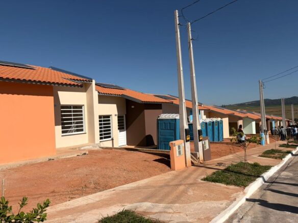 Moradores cadastrados em programa come&ccedil;am a receber casas no interior de SP – G1, Im&oacute;veis Una&iacute;